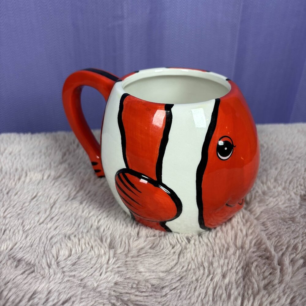 Vancouver Aquarium Clownfish Mug